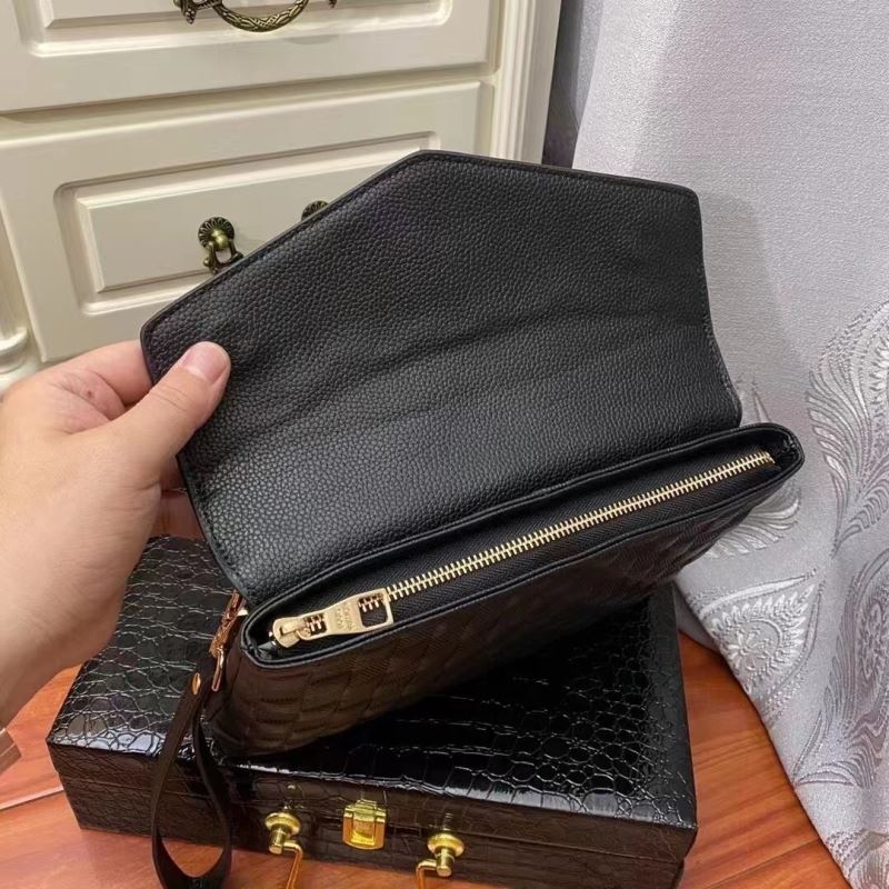 Mens Louis Vuitton Clutch Bags